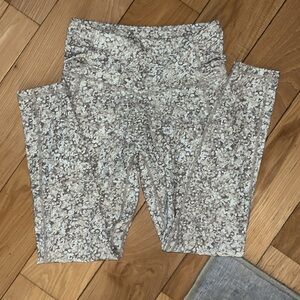 ZYIA Patterned Leggings - Gray and White